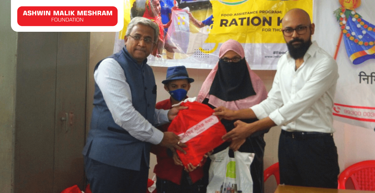 500+ Festival Happiness Kits distributed by AMM Foundation in association with Hemang Jangla for underprivileged People in Chunabhatti.
