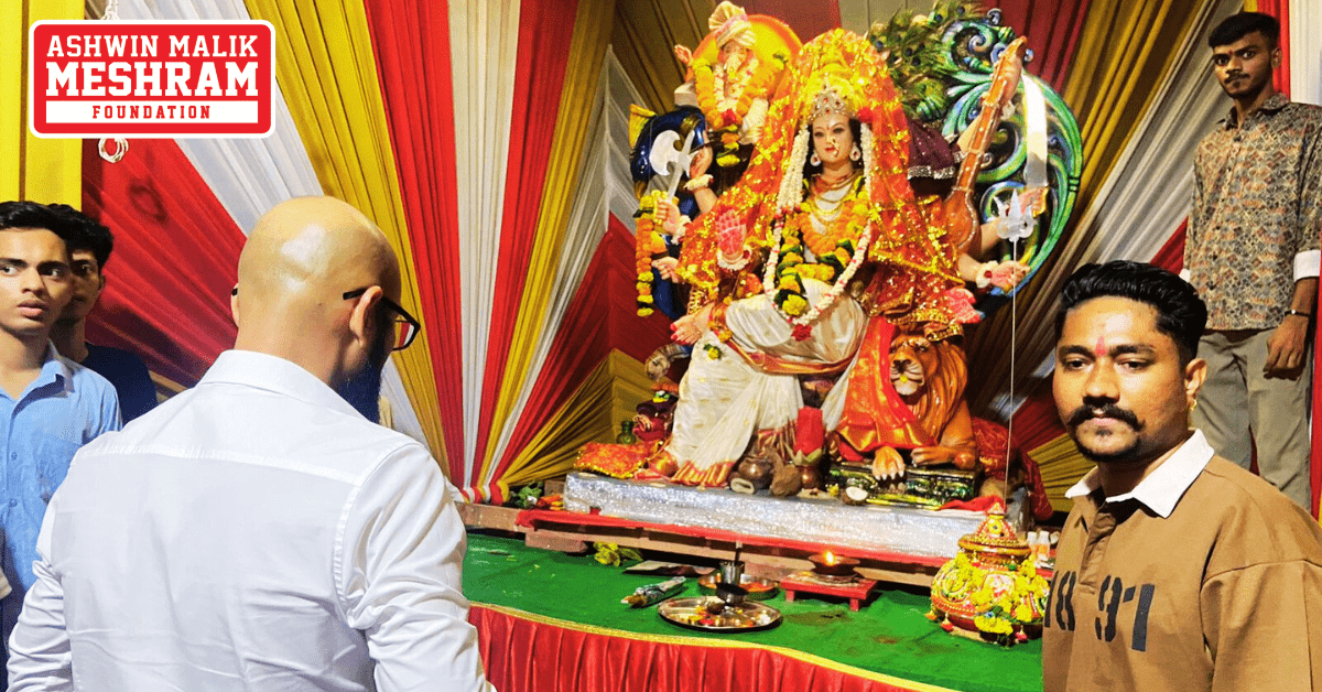 Our Chairman, Ashwin Malik Meshram visited the "Bal Ganesh Mitra Mandal" - Thakkar Bappa, Chembur to take Maa Durga’s blessings.