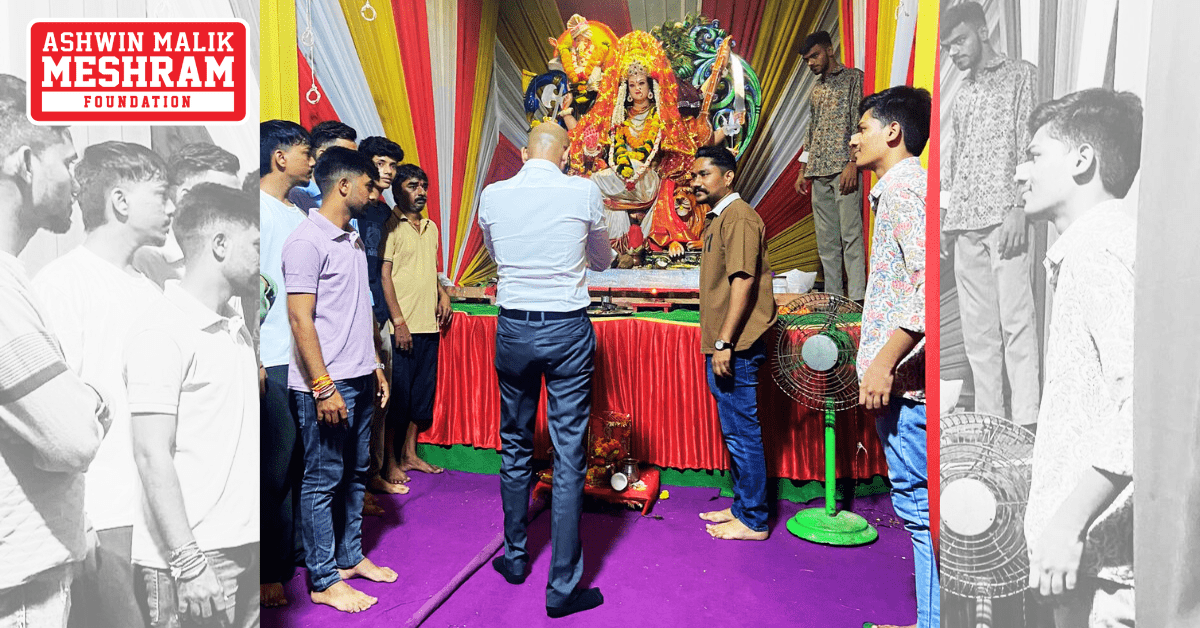 Our Chairman, Ashwin Malik Meshram visited the "Bal Ganesh Mitra Mandal" - Thakkar Bappa, Chembur to take Maa Durga’s blessings.